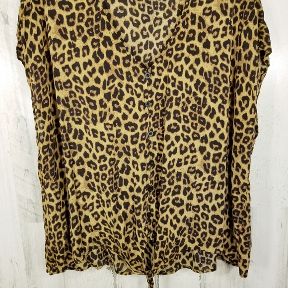 Womans Plus Sz 1 Torrid Cheetah Print Top - Picture 2 of 5